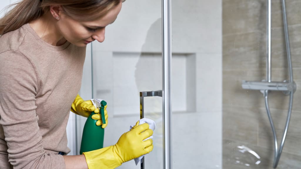 Nettoyer sa vitre de douche