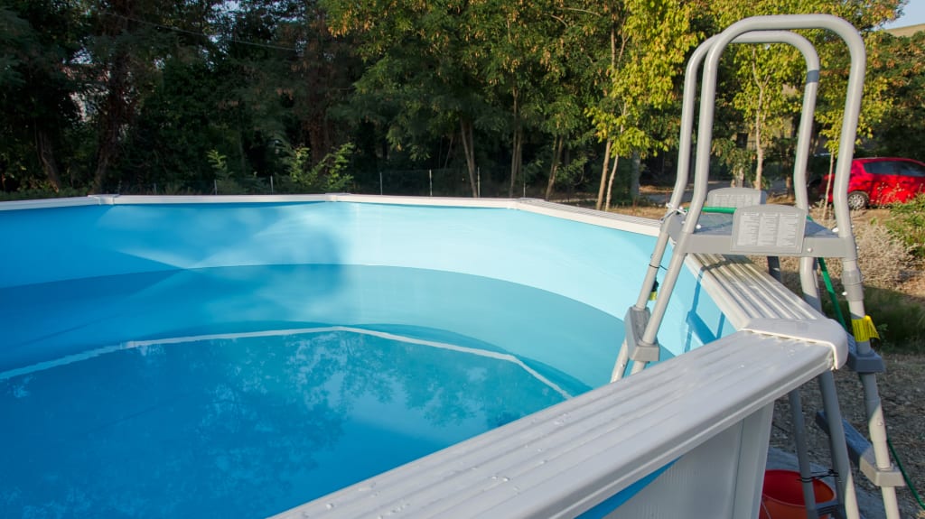 Swimming pool closing