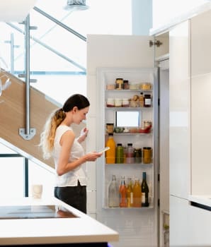 Réfrigérateur intelligent à portes françaises
