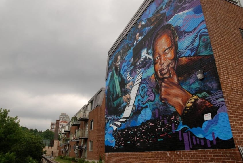 Murale du pianiste et compositeur de jazz Oscar Peterson dans le quartier Saint-Henri à Montréal