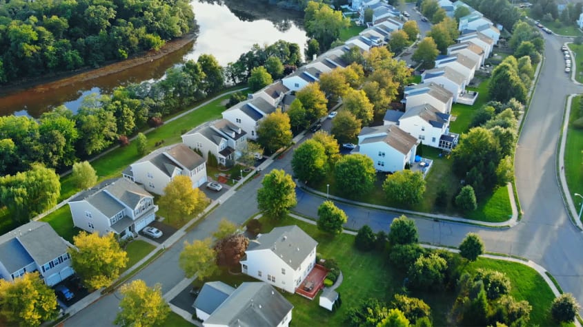 Vue de haut d’un grand quartier résidentiel